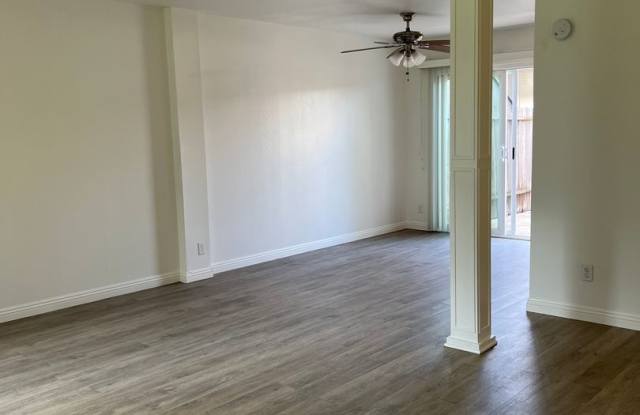 Beautiful townhome must see! ready to move in- Gallery 4