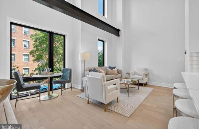 2440 ONTARIO RD NW Gallery 4