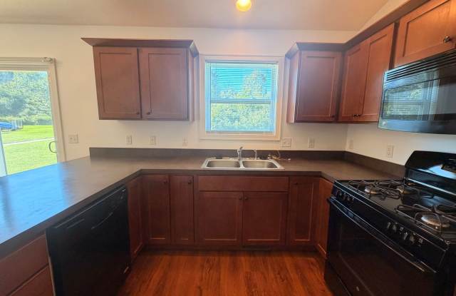 Multi level 4 Bedroom home in Kentwood Gallery 4