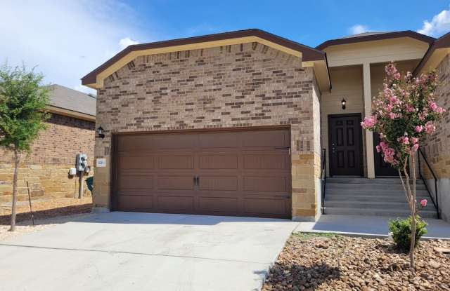 3/2 Single Story Home near Randolph AFB photos photos