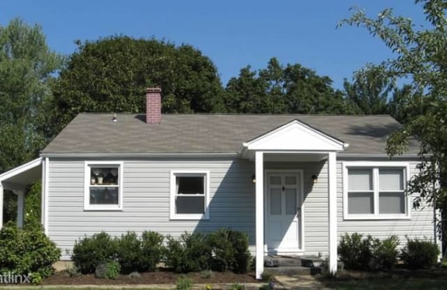 5601 S Quaker Ln - 5601 South Quaker Lane, Rose Hill, VA 22303