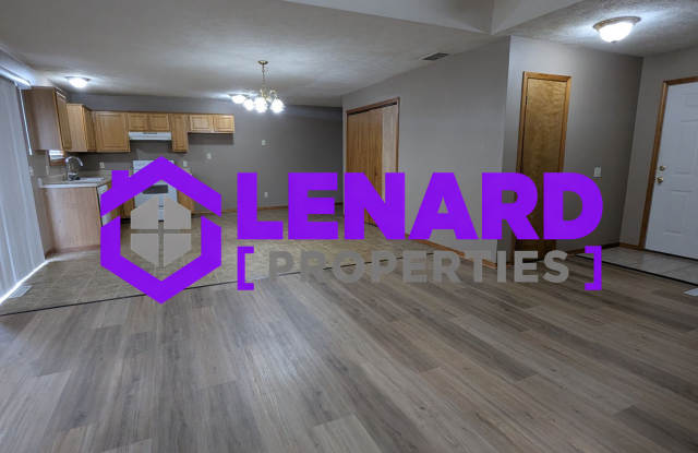 3-Bedroom, 2-Bath Home with Open Floor Plan, Fenced Yard & Fireplace — Republic, MO Gallery 4