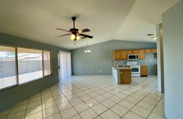 807 E Centre Ave photos photos