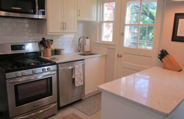1920 Ridge Pl SE Gallery 3