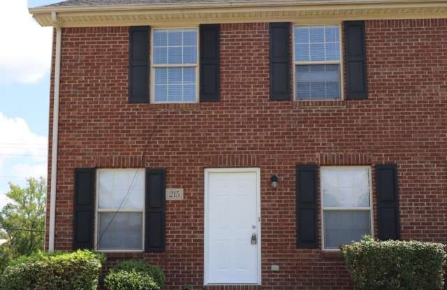 215 Elkchester Circle - 215 Elkchester Circle, Nicholasville, KY 40356