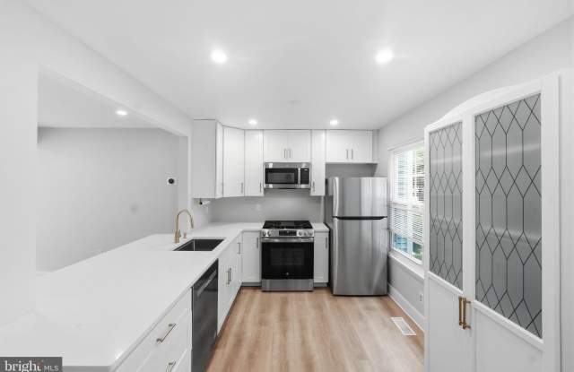 8139 HALLMARK Place Gallery 3