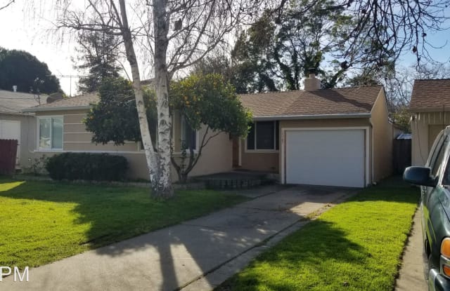 15747 Via Lunado - 15747 Via Lunado, San Lorenzo, CA 94580