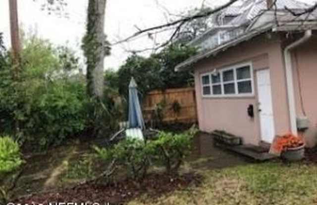 1836 ELIZABETH Place unit: Apt photos photos