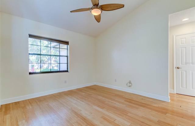 1957 PROMENADE WAY Gallery 4
