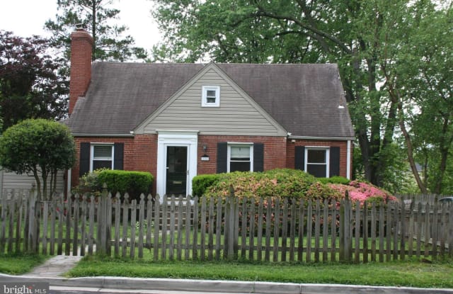 10000 MC KENNEY AVE - 10000 McKenney Ave, Forest Glen, MD 20902