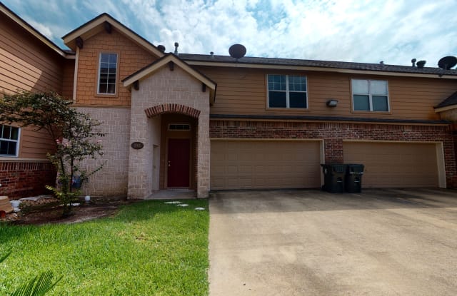 1868 W Villa Maria Rd - 1868 West Villa Maria Road, Bryan, TX 77807