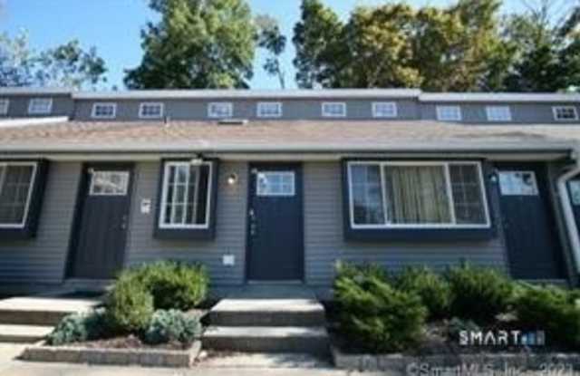 95 E Grand Avenue unit: 9 photos photos