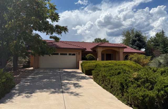 Desirable Uptown Sedona In the Orchards 3 Bed 2 Bath Contact Property Pros Property Management photos photos