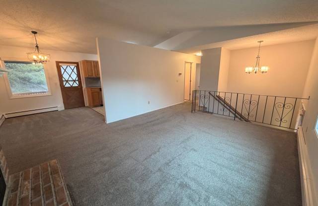 A beautiful and spacious (4) Bedroom home has what you need! photos photos