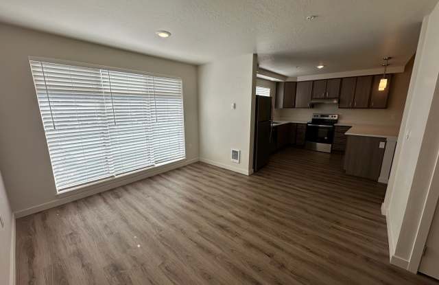 306 E Rr Ave photos photos