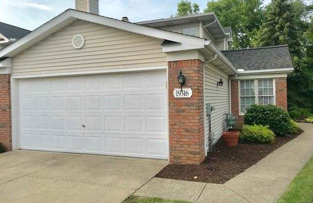 19316 Bradford Ct - 19316 Bradford Court, Strongsville, OH 44149