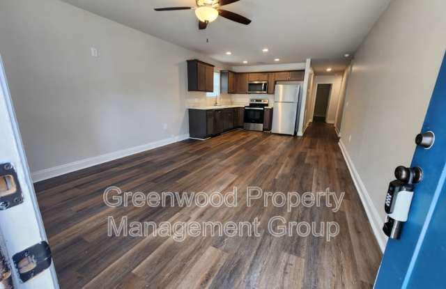 414 Whiteoak Street Gallery 2