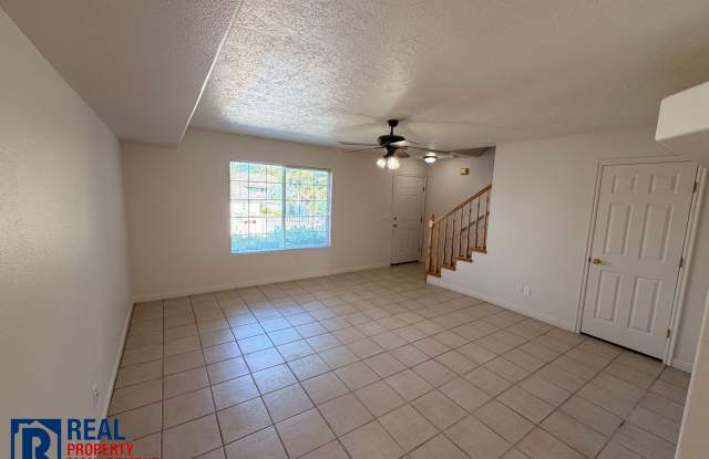 Lexington Hills Townhome Gallery 4