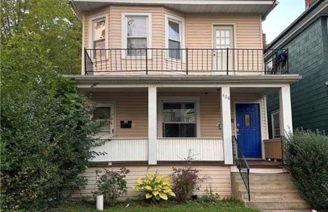 408 Hoyt Street unit: Upper photos photos