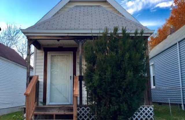 Spacious home with contemporary features, quiet street with dining and shopping around the corner photos photos