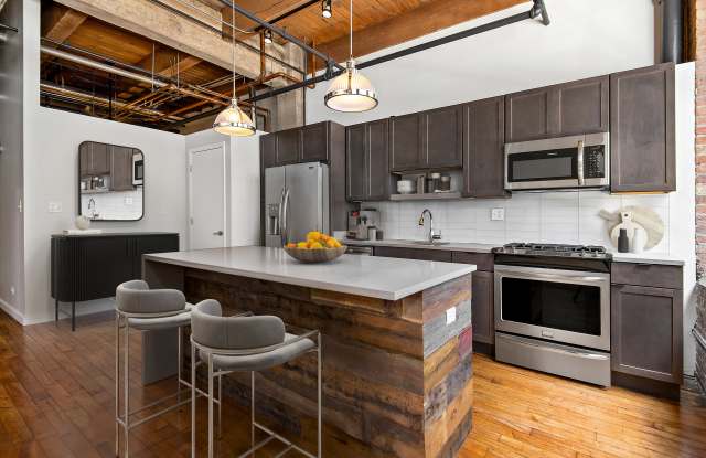 The Lofts at Gin Alley Gallery 3