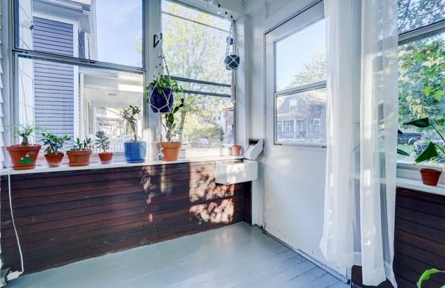 284 Benton Street Gallery 3