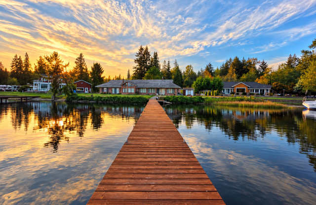 Lake Goodwin Waterfront Living - Spacious Home with Stunning Views! Gallery 3