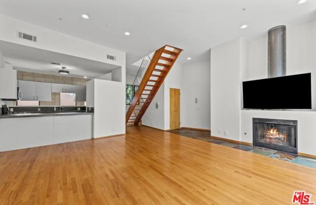 343 Rennie Ave Gallery 3