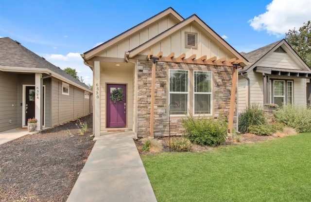 Beautiful 3 bedroom Single Level Home _ Pet Friendly! - 6530 West Russett Street, Boise, ID 83704
