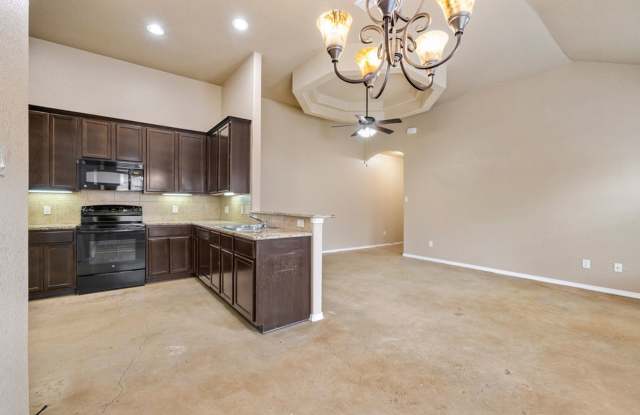 RECEIVE 50% OFF YOUR 1ST MONTHS RENT WHEN YOU SIGN A 12 MONTH LEASE! photos photos