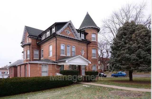2419 F St photos photos