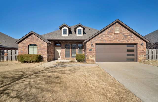 Stunning 4 Bed 2 Bath Home close to Elm Springs Walmart! photos photos