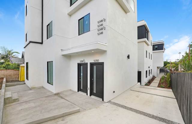 5346 1/2 Oakland Street Gallery 3