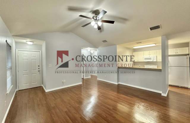 3 Bedroom 2 Bath Duplex at Mansion Creek in Tyler! 1/2 OFF your first full month’s rent! Gallery 4