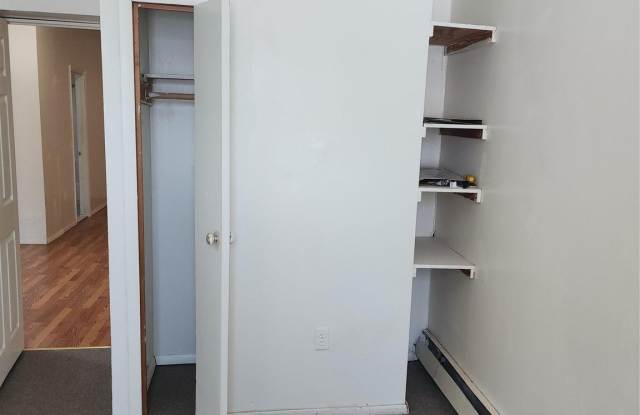 173-17 Jamaica Avenue Gallery 2