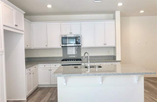 15777 Moonflower Avenue Gallery 3