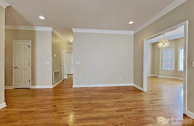 1415 Troon Drive Gallery 3