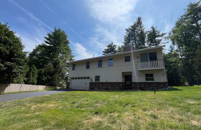 Spacious 4 Bed / 3 Bath Single-Family Home in Portsmouth – $4,200/month - 4 Nixon Park, Portsmouth, NH 03801 Spacious 4 Bed / 3 Bath Single-Family Home in Portsmouth – $4,200/month - 4 Nixon Park, Portsmouth, NH 03801