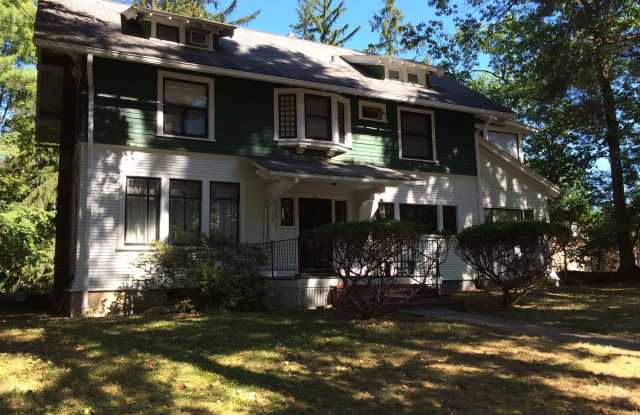 Dearborn Graduate Cooperative - 216 Dearborn Place, Cayuga Heights, NY 14850