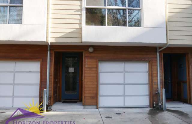 Modern Bright Three-story 3 Bed 2 Bath 1,400 Sqft Mansion Flats Designer Condo - 523 Green City Walk, Sacramento, CA 95814