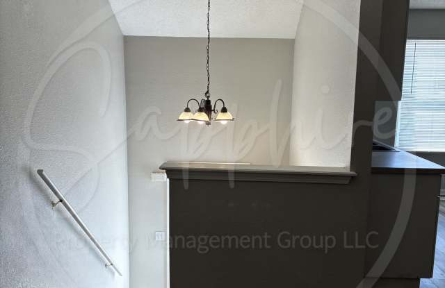 5623 North Northwood Terrace Gallery 3