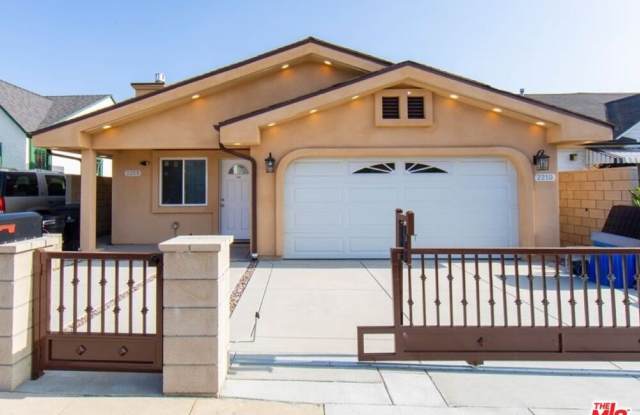 2208 S Harcourt Ave photos photos