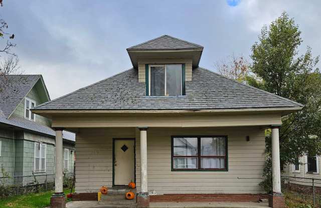 2613 W Gardner Ave - 2613 West Gardner Avenue, Spokane, WA 99201
