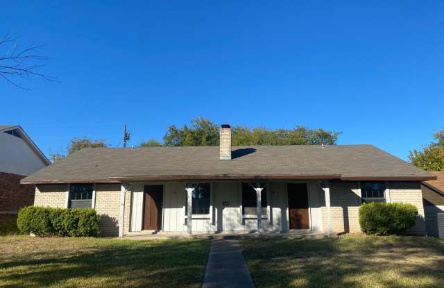 2 BEDROOM DUPLEX, LAWN CARE AND WATER INCLUDED photos photos