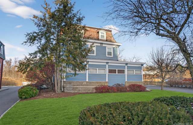 12 Scotchtown Avenue Gallery 2