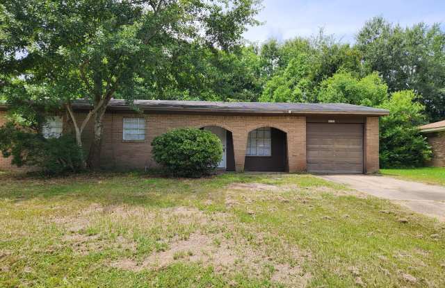 2131 Woodside Drive photos photos
