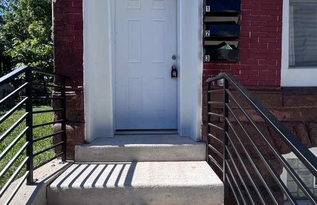 2440 Clifford St photos photos