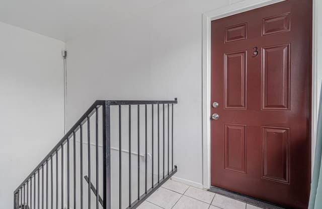 221 E Craig Pl Gallery 3
