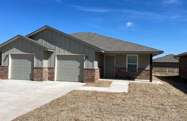NEW SENIOR COMMUNITY! 55  UP! 2 bed 2 full bath 1 car garage! All electric! - 532 Parkhill Circle, Newcastle, OK 73065