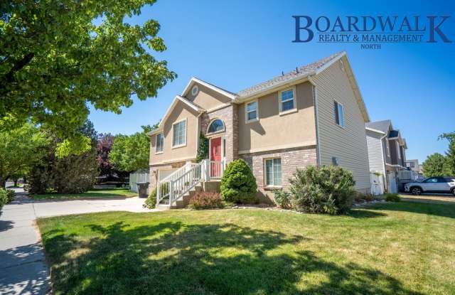 4 Bed Home in Quiet S. Weber Neighborhood Near Park photos photos
